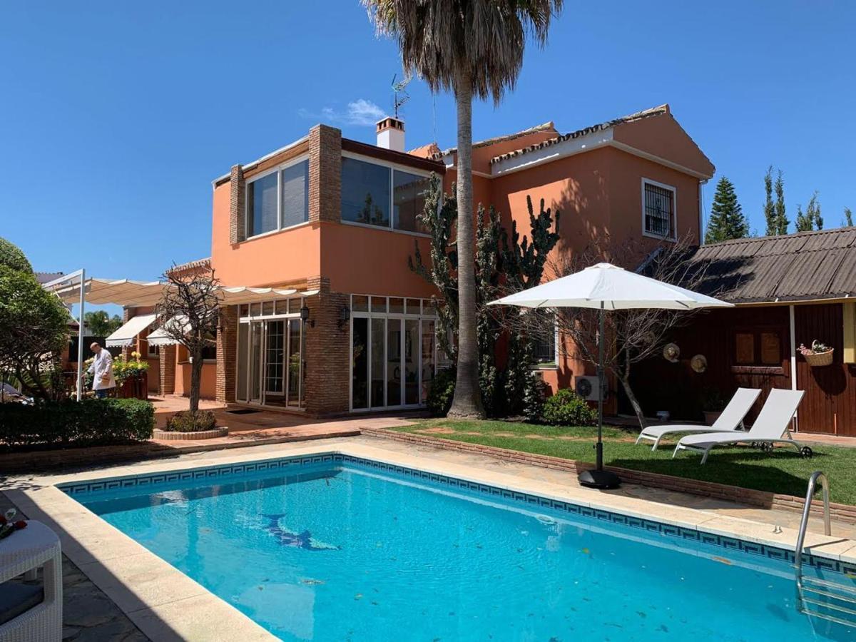 Chalet Con Piscina A 50 M De La Playa . Marbella Exterior photo